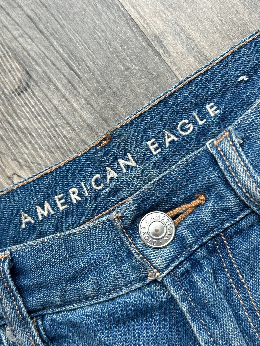 American Eagle Mom Jean - Picture 3 of 8